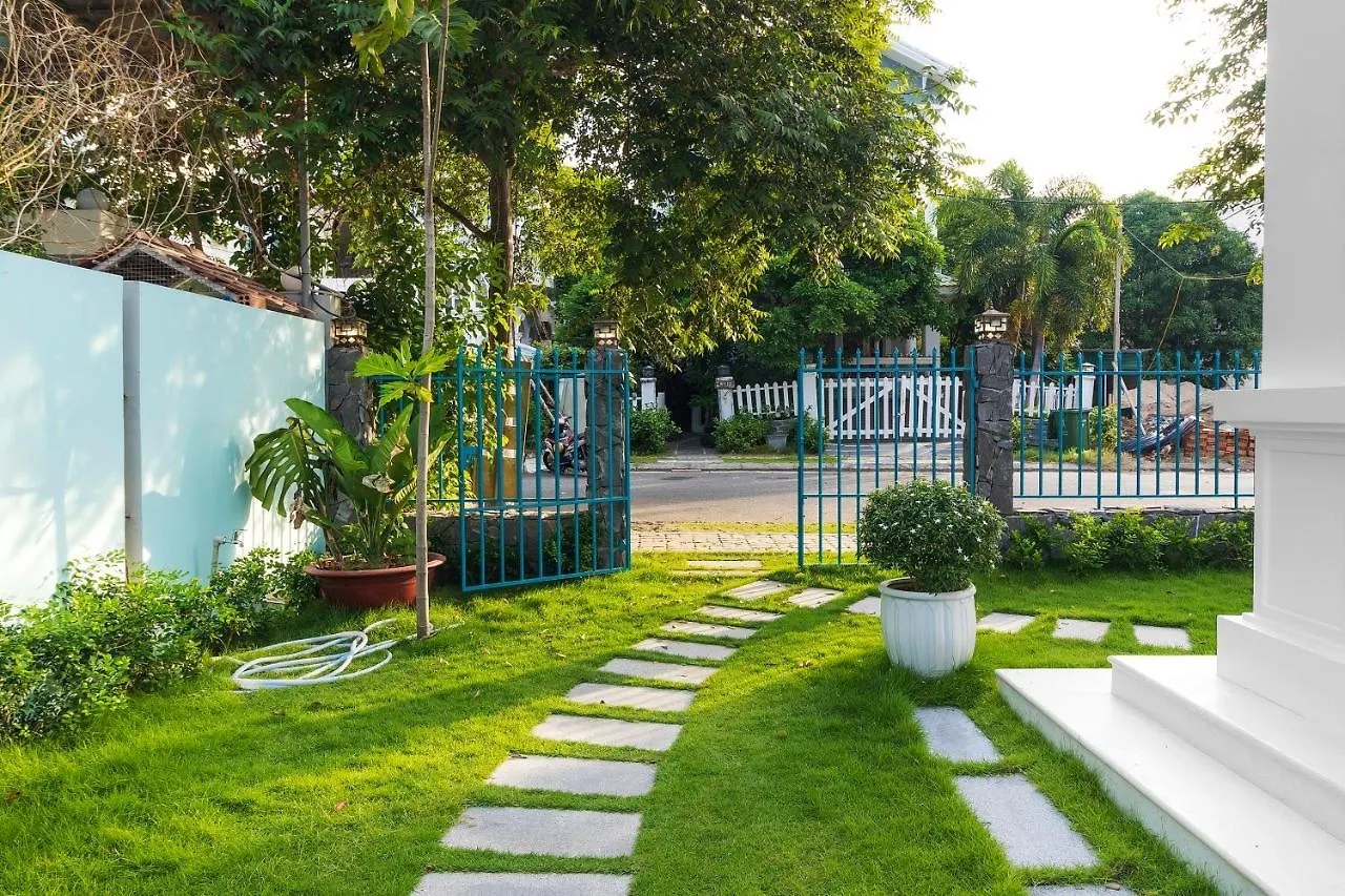 Christina'S Nha Trang - Santorini Villa